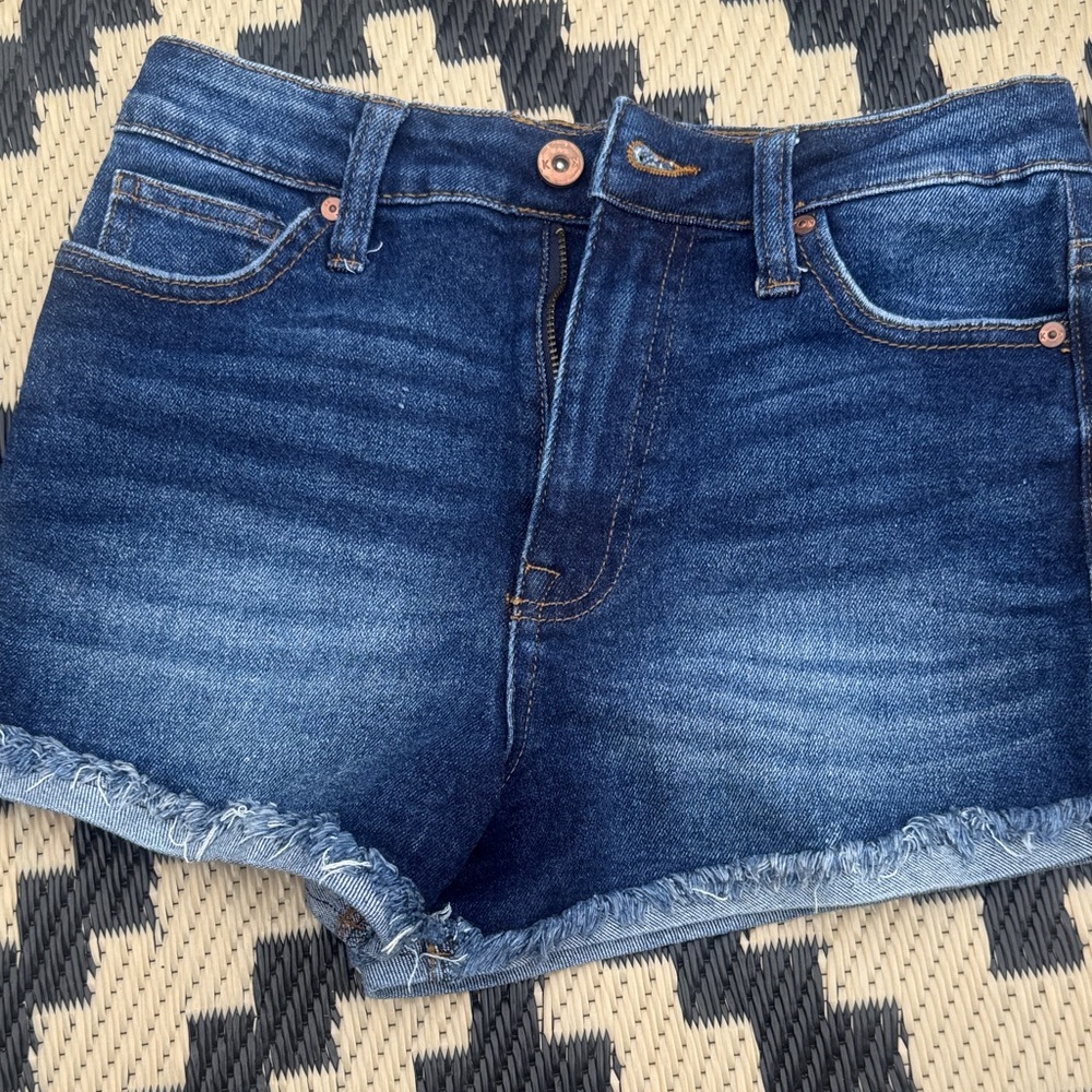 Kendall & Kylie Dark Blue Jean Short Cut offs. Sz3 juniors